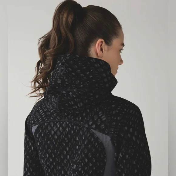 Lululemon Scuba Hoodie III - Picture 10 of 12